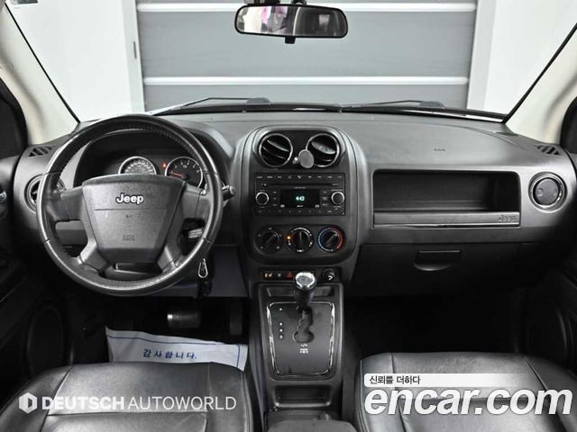 Jeep Compass — interior