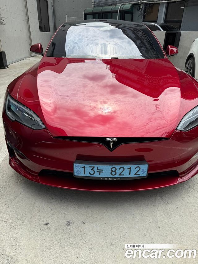 Tesla Model S — exterior