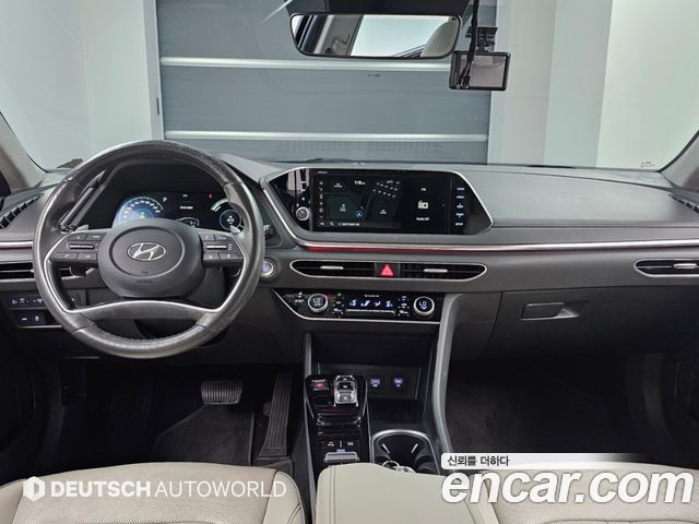 Hyundai Sonata — interior
