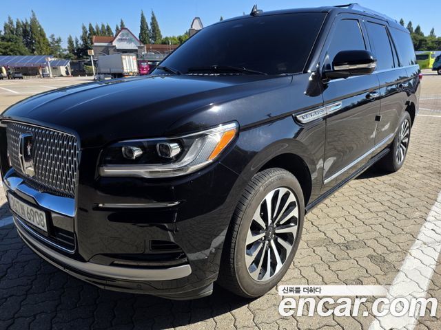Lincoln Navigator — exterior
