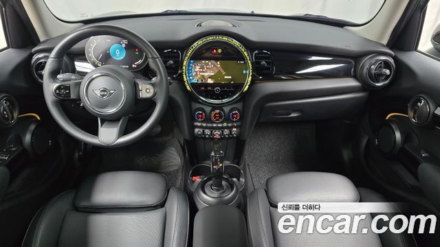 MINI Cooper — interior