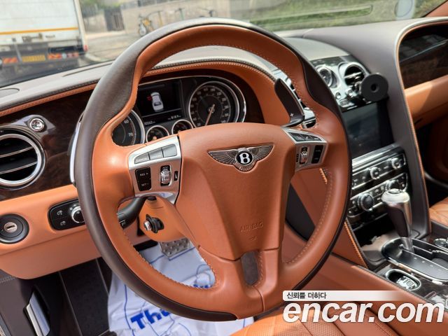 Bentley Flying Spur — interior