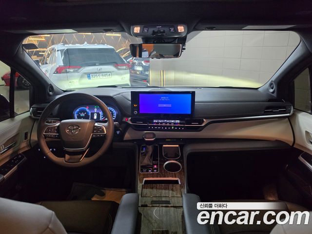 Toyota Sienna — interior