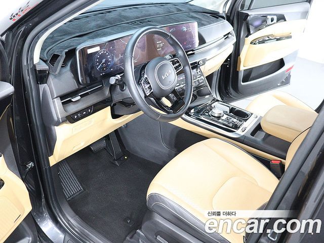 Kia Carnival — interior