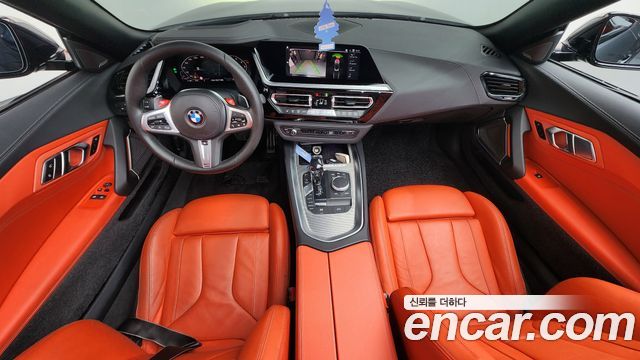 BMW Z4 — interior