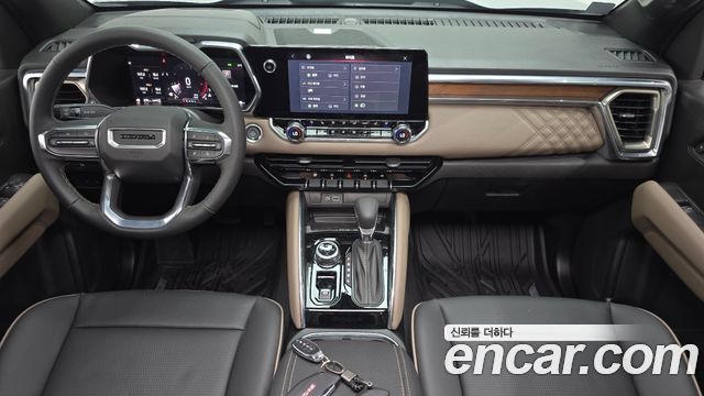 GMC Canyon — interior