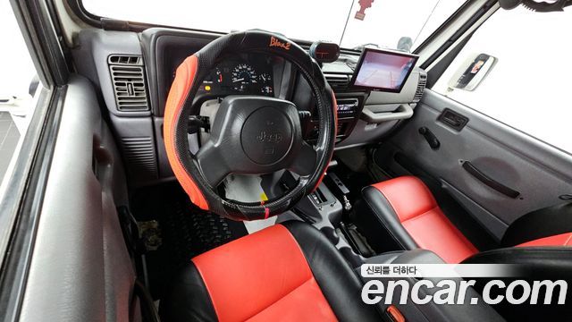 Jeep Wrangler — interior