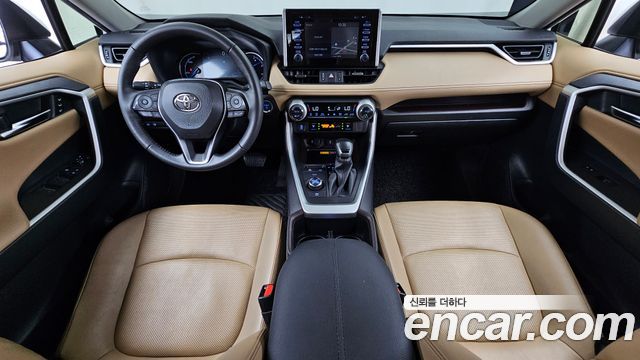 Toyota RAV4 — interior