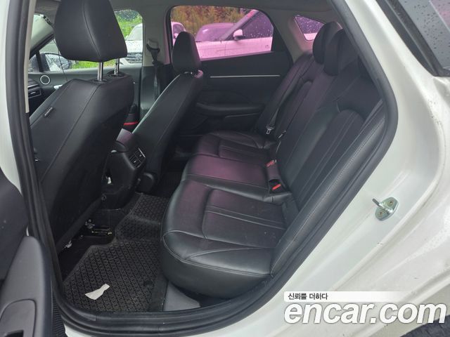 Hyundai Sonata — interior