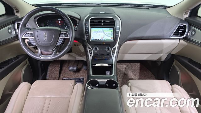Lincoln Nautilus — interior