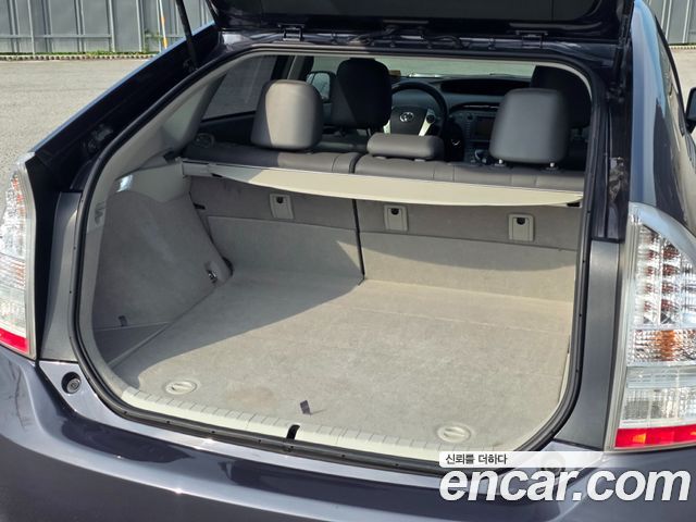 Toyota Prius — interior