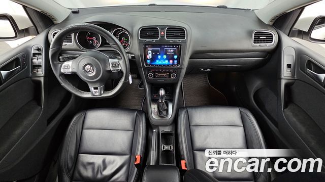 Volkswagen Golf — interior