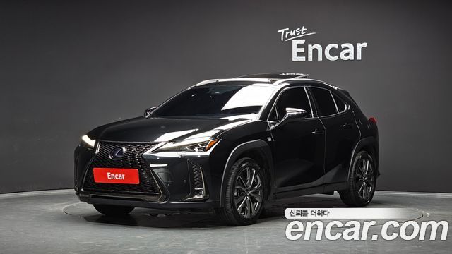 Lexus UX — exterior