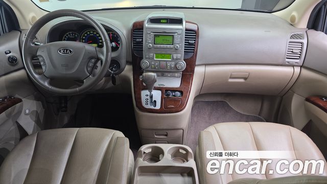 Kia Carnival — interior