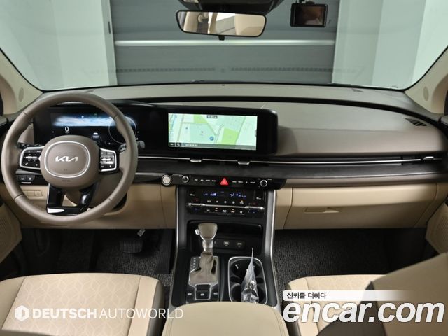 Kia Carnival — interior