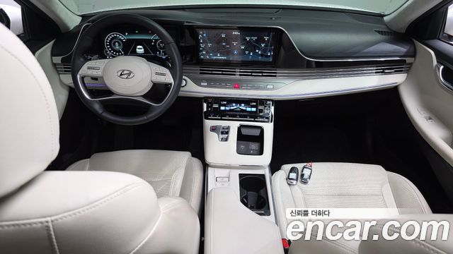 Hyundai Grandeur — interior