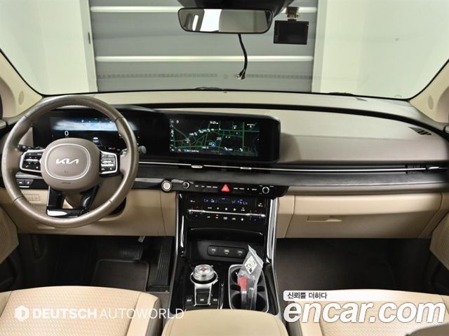 Kia Carnival — interior