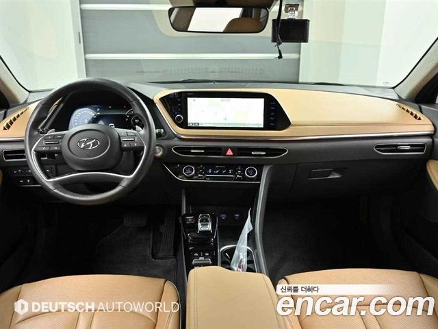 Hyundai Sonata — interior