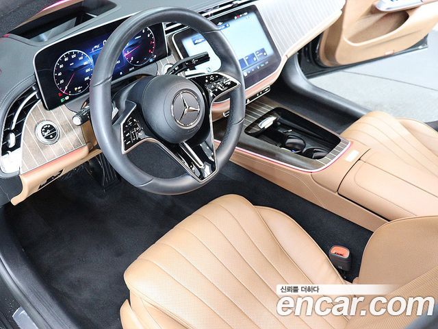 Mercedes-Benz E-Class — interior
