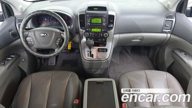 Kia Carnival — interior