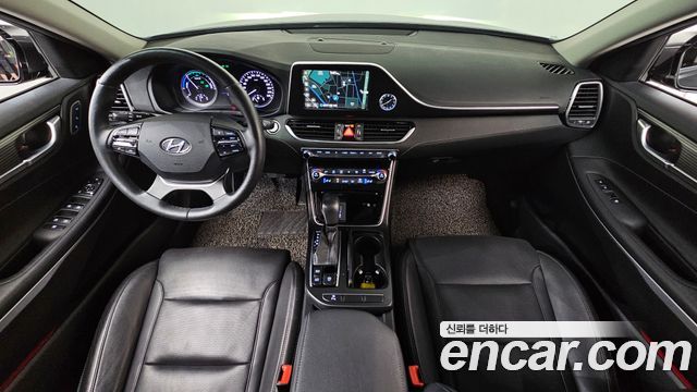 Hyundai Grandeur — interior
