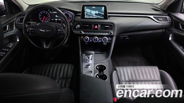 Genesis G70 — interior