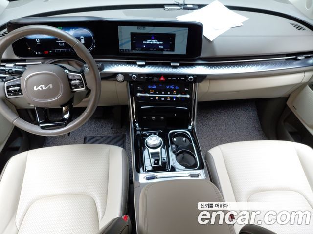 Kia Carnival — interior