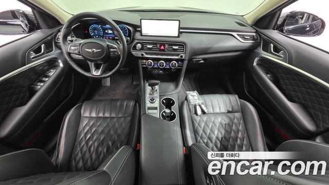 Genesis G70 — interior