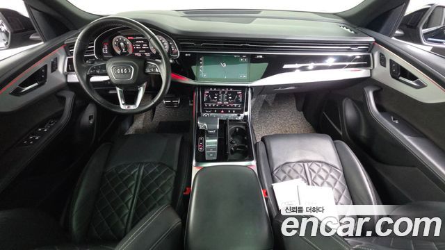 Audi Q8 — interior
