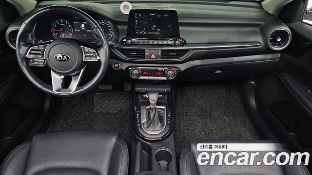 Kia K3 — interior