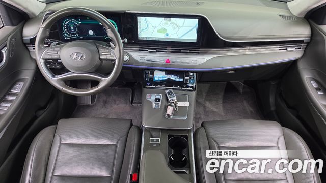 Hyundai Grandeur — interior