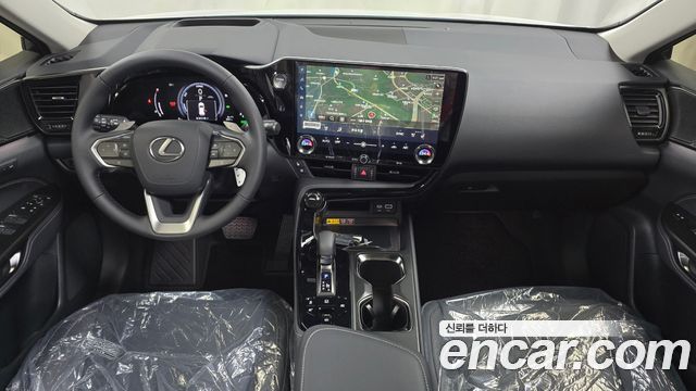 Lexus NX — interior
