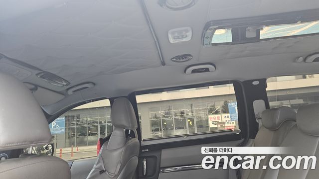 Kia Carnival — interior