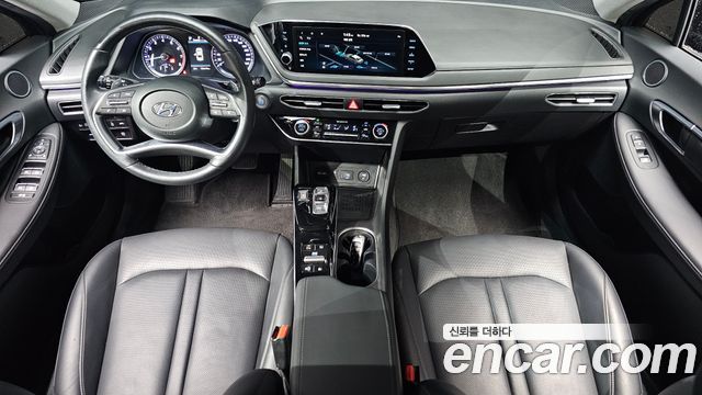 Hyundai Sonata — interior