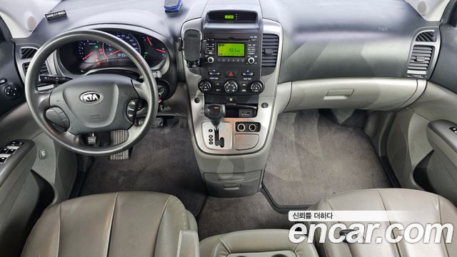Kia Carnival — interior