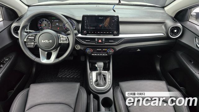 Kia K3 — interior