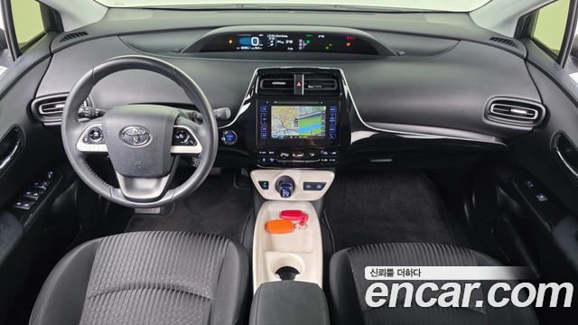 Toyota Prius — interior