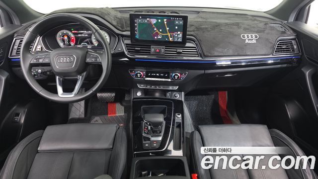 Audi Q5 — interior