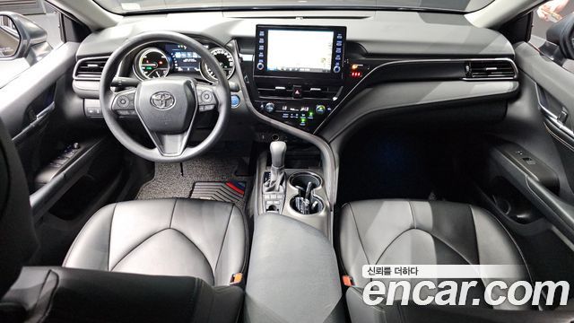 Toyota Camry — interior