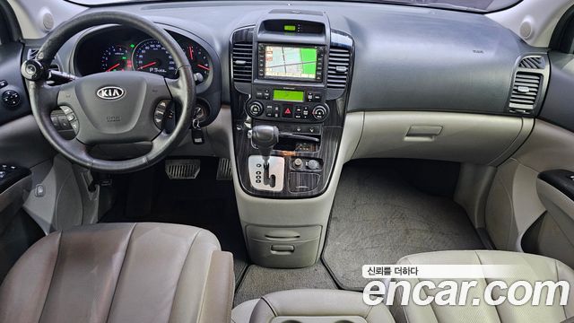 Kia Carnival — interior