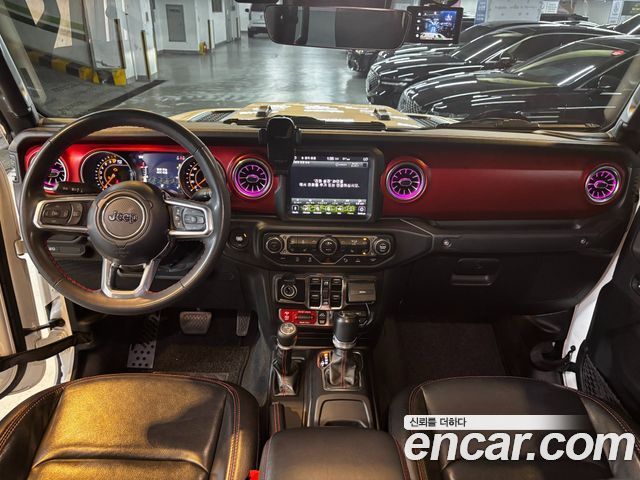 Jeep Gladiator — interior
