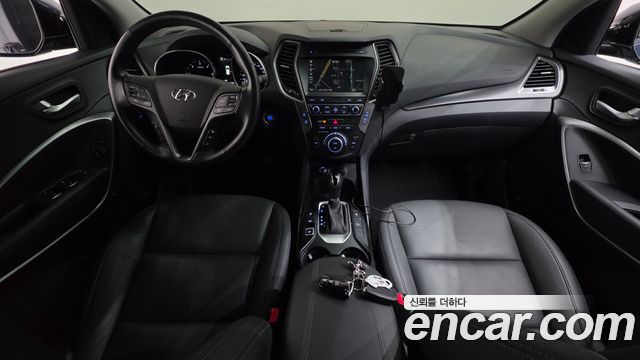 Hyundai Santa Fe — interior