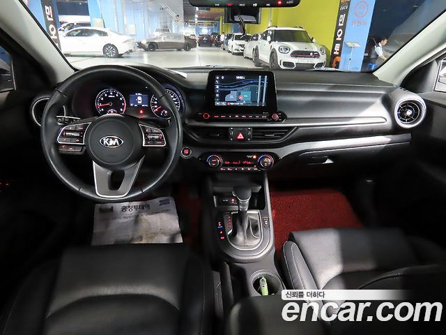 Kia K3 — interior