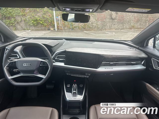 Audi Q4 e-tron — interior