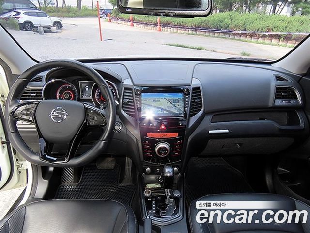 KG Mobility Tivoli — interior