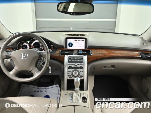 Honda Legend — interior