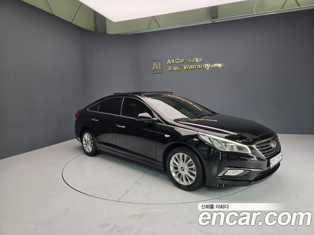 Hyundai Sonata — interior