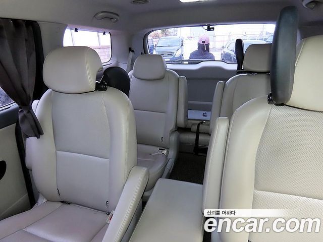 Kia Carnival — interior