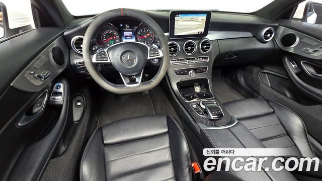 Mercedes-Benz C-Class — interior