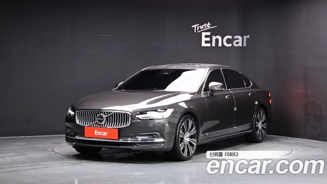 Volvo S90 — exterior